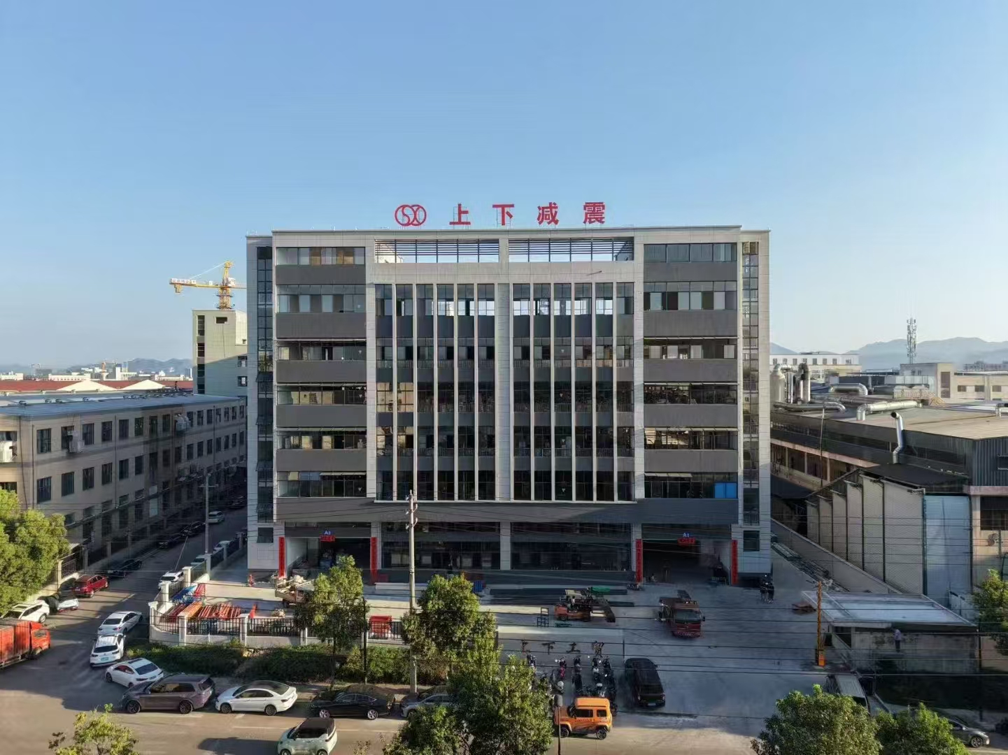 Partlayıcı! 18,000㎡ altı mərtəbəli yeni fabrik açıldı!